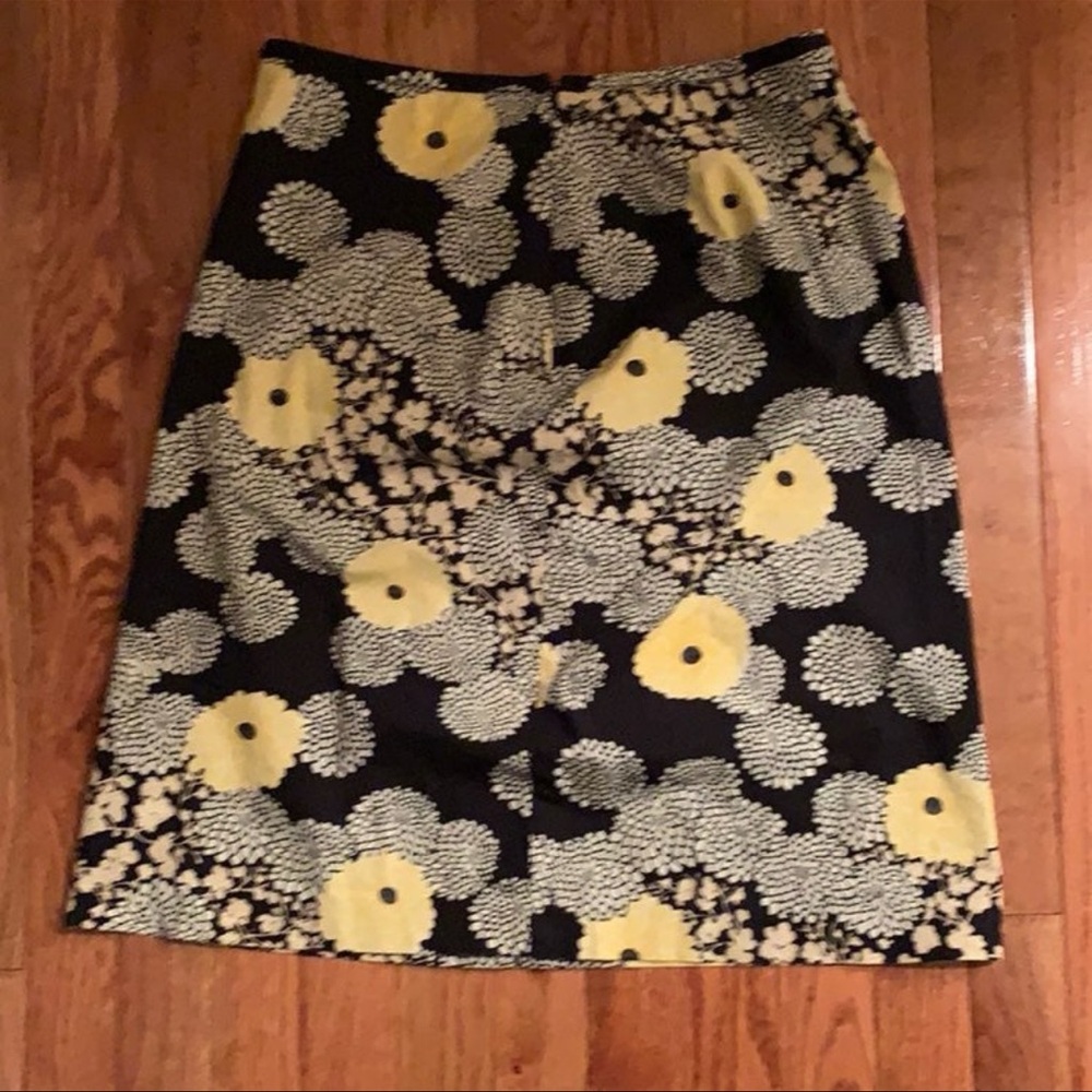 The Limited Black and Yellow A-Line Knee-Length Skirt - Picture 2 of 4